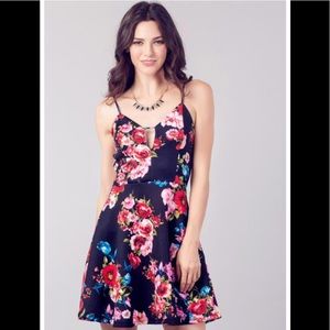 ❤️ Floral Keyhole Dress ❤️